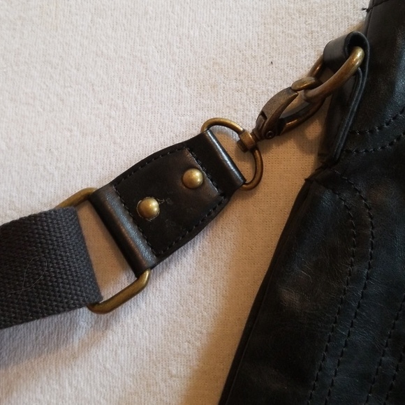 Vegan leather cross body purse - Picture 5 of 6